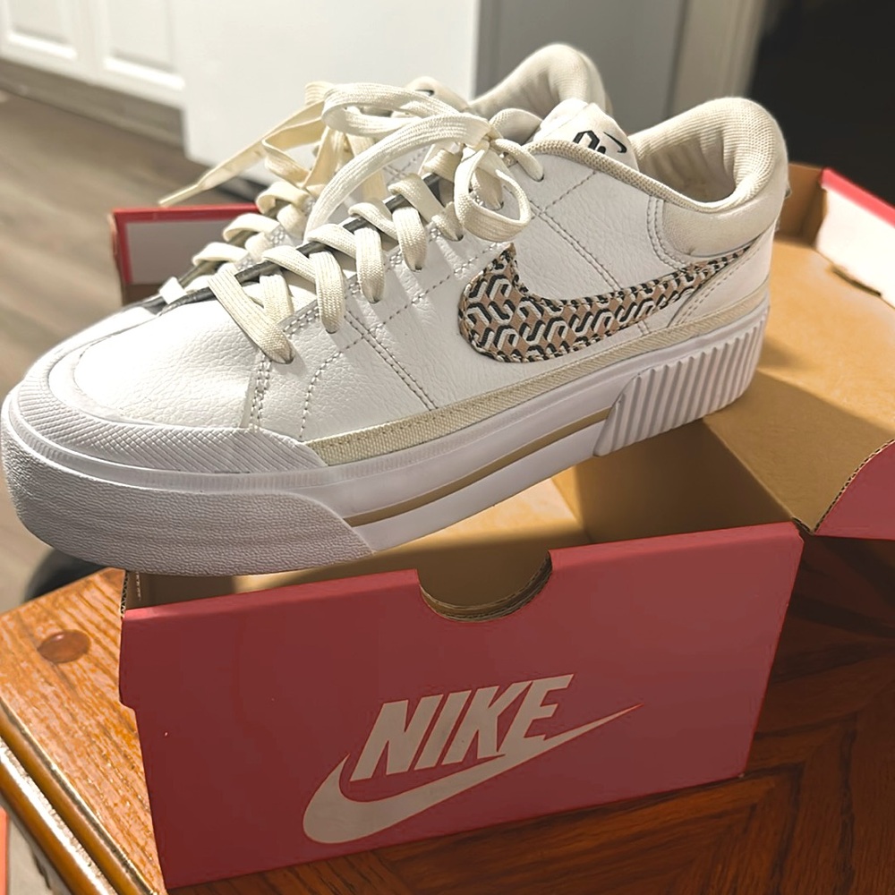 Nike Court Legacy Woman’s size 8 sneakers.